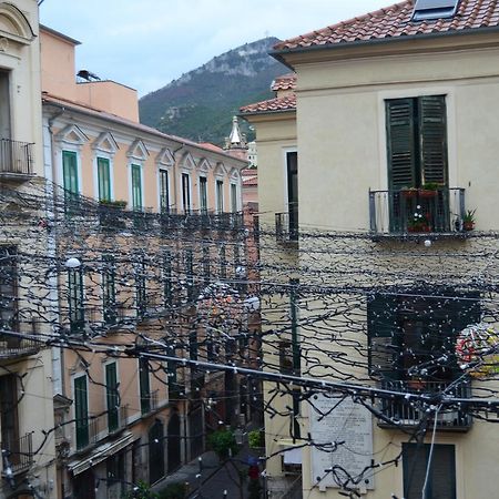 Via Roma Apartment Deluxe ساليرنو المظهر الخارجي الصورة