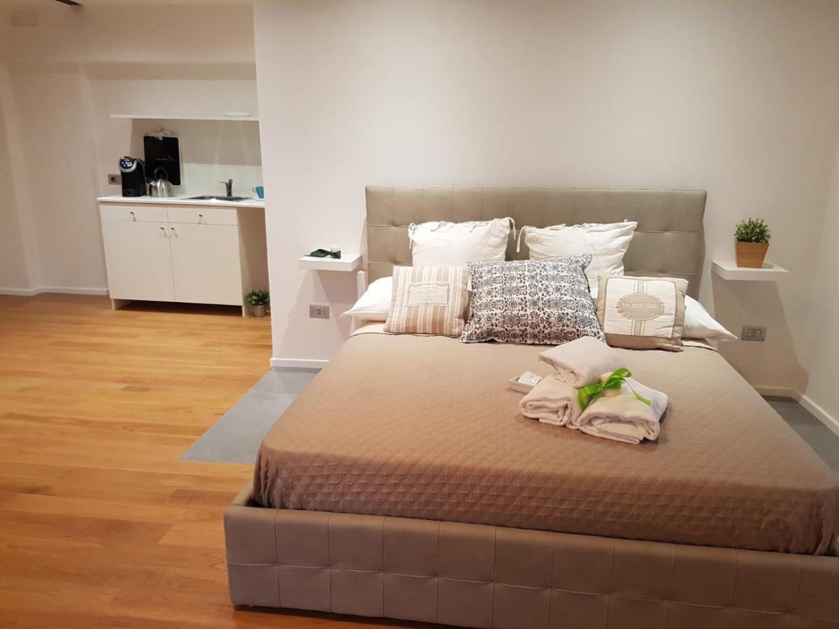 Via Roma Apartment Deluxe ساليرنو المظهر الخارجي الصورة